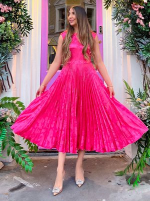 Плиссированное платье-миди с эффектом металлик , розовый Closet London