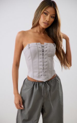 Темно-серый корсет-бандо из искусственной замши со шнуровкой и PrettyLittleThing