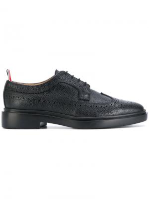 Классические броги Thom Browne