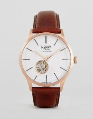 Часы со светло-коричневым кожаным ремешком Henry London. Цвет: рыжий