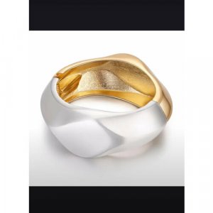 Жесткий браслет, размер 18 см, M, золотой, белый Beauty Charmes. Цвет: белый/золотистый