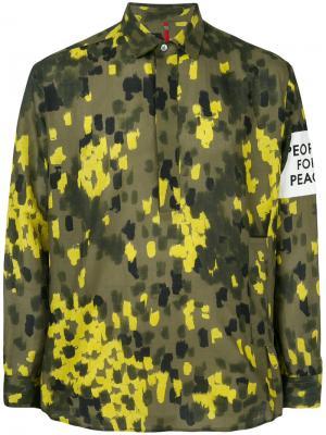 Рубашка с заплаткой и камуфляжным узором Oamc. Цвет: зеленый