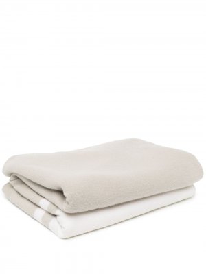 Полосатое одеяло Allude. Цвет: серый