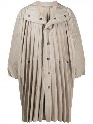 Плиссированное пальто с воротником-воронкой Homme Plissé Issey Miyake. Цвет: бежевый