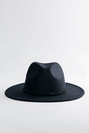 Шляпа-федора с высокой тульей и узкими полями befree. Цвет: черный