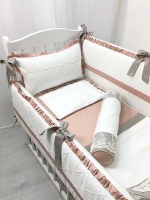 Комплект постельного белья в детскую кроватку Венский вальс, 11 предметов MARELE. Цвет: серый, молочный, розовый
