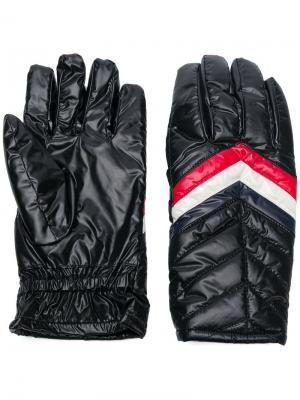Стеганые перчатки Moncler. Цвет: черный