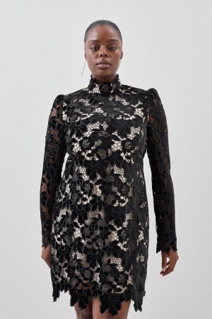 Бархатное мини-платье больших размеров с ажурной вышивкой , черный Karen Millen