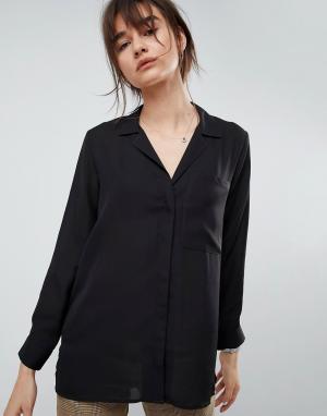 Блузка с открытым воротом и большим карманом ASOS DESIGN. Цвет: черный