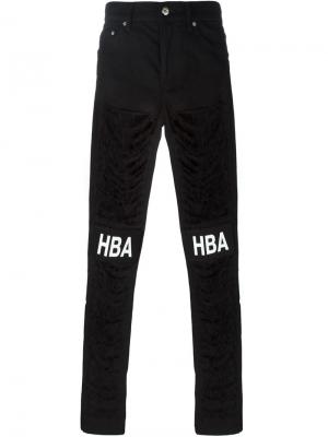 Рваные джинсы с принтом логотипа Hood By Air. Цвет: чёрный