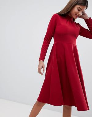Короткое приталенное платье миди Closet London. Цвет: красный