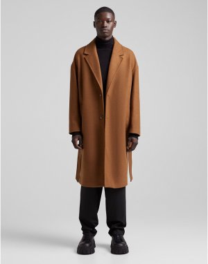 Коричневое пальто с ремнем -Коричневый цвет Bershka
