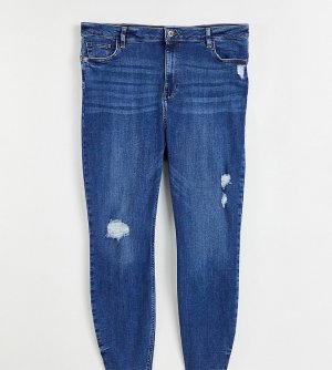 Зауженные джинсы с завышенной талией, рваной отделкой и необработанным низом штанин классического голубого оттенка -Голубой River Island Plus