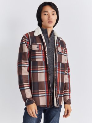Утеплённая куртка-рубашка с узором в клетку и флисовой подкладкой zolla. Цвет: коричневый