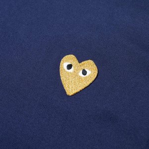 Футболка Comme des Garcons Play Women's Gold Heart Logo Tee Garçons. Цвет: синий