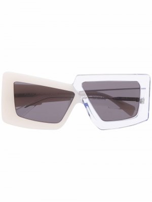 Солнцезащитные очки X10 в массивной оправе Kuboraum. Цвет: белый