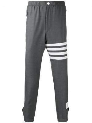 Саржевые эластичные спортивные шорты на кнопке Thom Browne. Цвет: серый