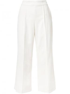 Расклешенные драпированные укороченные брюки Muveil. Цвет: белый