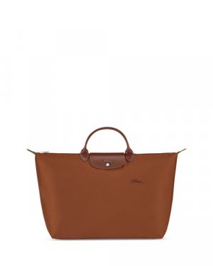 Большая зеленая дорожная сумка Le Pliage из переработанного нейлона , цвет Brown Longchamp