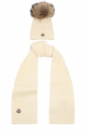 Комплект из шарфа и шапки Moncler Enfant. Цвет: белый