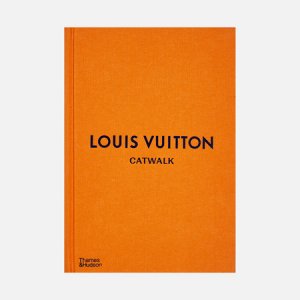 Книга Louis Vuitton: Catwalk Thames & Hudson. Цвет: оранжевый