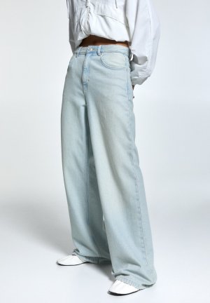 Расклешенные джинсы MID-RISE WIDE PULL&BEAR, цвет light blue denim Pull&Bear