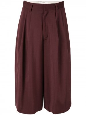 Укороченные брюки со складками G.V.G.V.. Цвет: коричневый