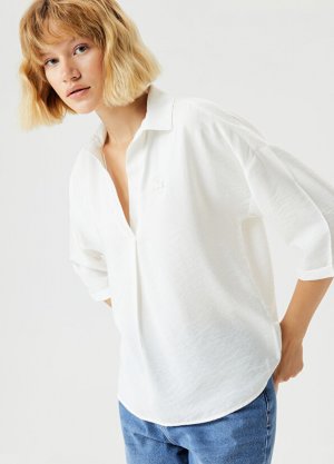 Белая женская блузка стандартного кроя с рукавом три четверти и v-образным вырезом Lacoste