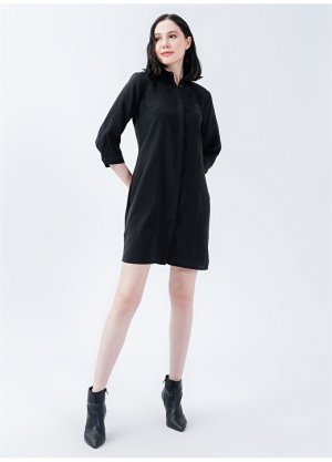 Черное женское платье выше колена с воротником Pierre Cardin