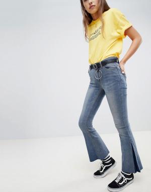 Расклешенные джинсы с ремнем Daisy Street. Цвет: синий