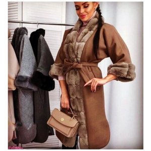 Пальто женское с мехом, , 48 Charm. Цвет: горчичный/желтый