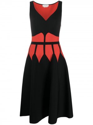 Платье со вставками Alexander McQueen. Цвет: черный