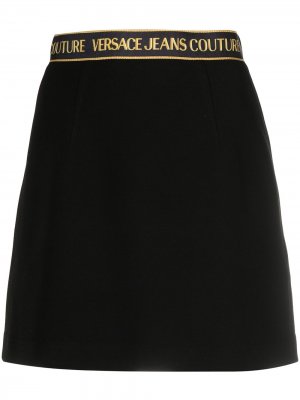 Юбка мини с логотипом на поясе Versace Jeans Couture. Цвет: черный