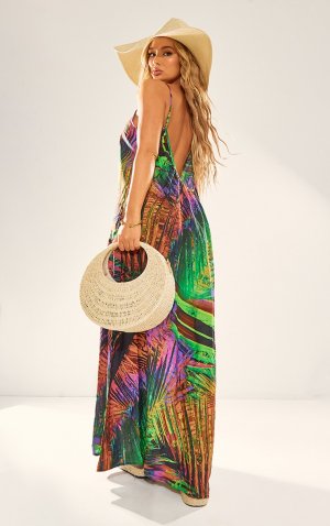 Пляжное платье макси большого размера с многолистным тропическим принтом и низкой спинкой PrettyLittleThing