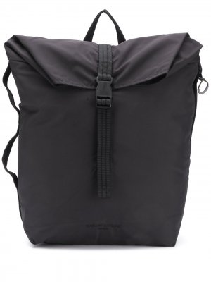 Рюкзак с ремешком на пряжке Maison Kitsuné. Цвет: черный