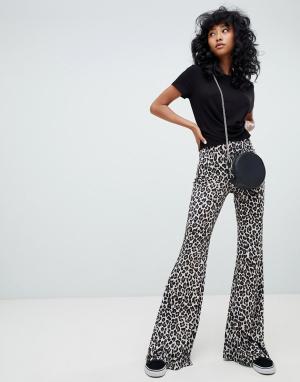 Расклешенные брюки с леопардовым принтом Pull&Bear. Цвет: мульти