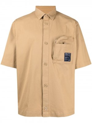 Рубашка с короткими рукавами и нашивкой-логотипом Armani Exchange. Цвет: коричневый