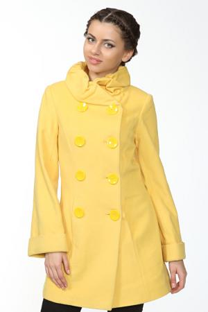 Пальто Style. Цвет: желтый