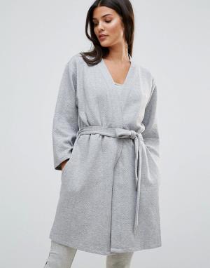Стеганый халат Calvin Klein. Цвет: серый
