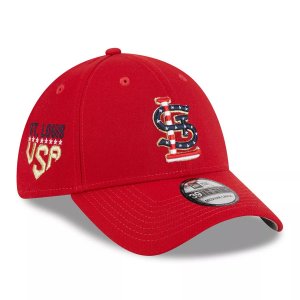 Мужская кепка New Era Red St. Louis Cardinals 2023, Четвертое июля 39THIRTY, гибкая шляпа