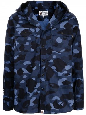 Куртка-рубашка с капюшоном и камуфляжным принтом A BATHING APE®. Цвет: синий