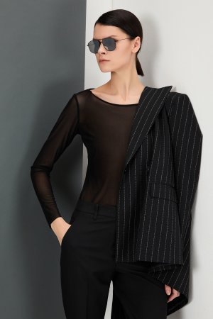 Блузка VASSA&Co. Цвет: черный