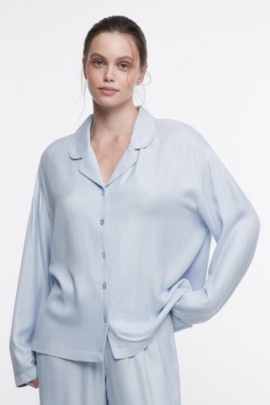 Блузка-рубашка домашняя из вискозы befree. Цвет: голубой
