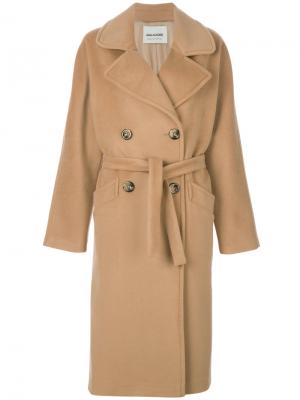 Двубортное пальто с поясом Ava Adore. Цвет: коричневый