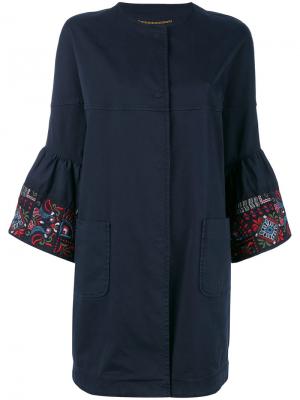 Пальто с вышивкой на рукавах Bazar Deluxe. Цвет: синий