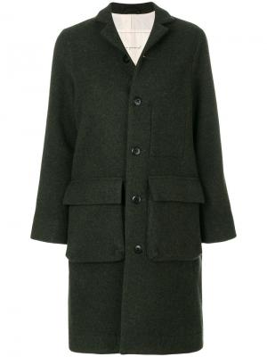 Пальто с карманами-карго Toogood. Цвет: зелёный