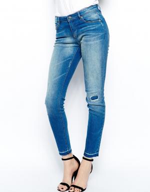 Облегающие джинсы с эффектом поношенности Zoe Karssen. Цвет: blue the end