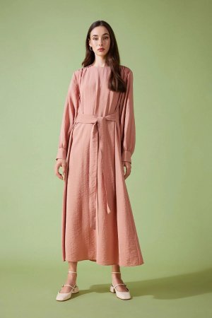 Платье стандартного кроя с круглым вырезом и длинными рукавами , розовый DeFacto