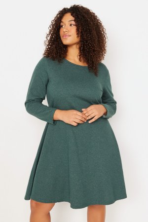 Платье больших размеров – зеленое фигуристка , зеленый Trendyol