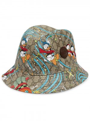Шляпа-федора Donald Duck из коллаборации с Disney Gucci. Цвет: нейтральные цвета